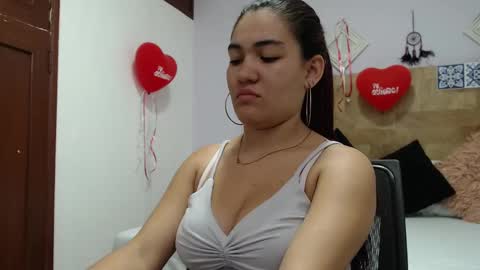 Snapshot of kyliiebaker chatting on 02.24.25 Kylie online show from 02.24.25