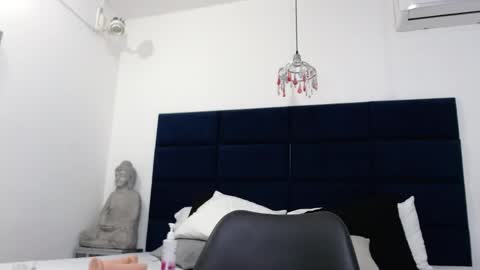 Snapshot of kyliiebaker chatting on 03.08.25 Kylie online show from 03.08.25