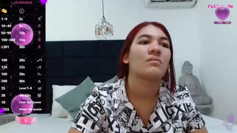 Snapshot of kyliiebaker chatting on 09.15.25 Kylie online show from 09.15.25