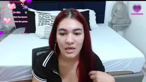 Snapshot of kyliiebaker chatting on 10.18.25 Kylie online show from 10.18.25