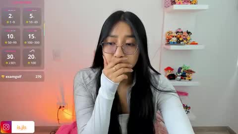 Snapshot of kyy_isa chatting on 09.11.25 IG  online show from 09.11.25