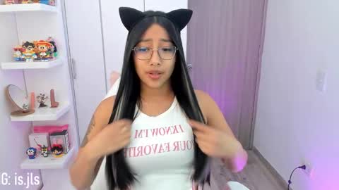 Snapshot of kyy_isa chatting on 09.26.25 IG  online show from 09.26.25