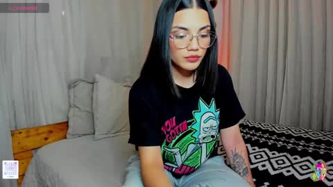 Snapshot of la_briela chatting on 01.19.25 Help me reach 50 likes online show from 01.19.25