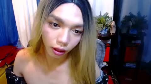 Laura online show from 01.10.25