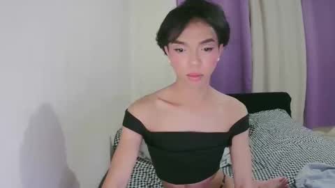 Laura online show from 11.11.25