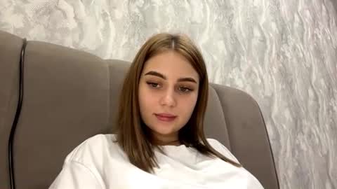 Mia online show from 10.14.25
