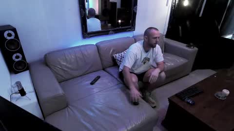 Snapshot of ladshed chatting on 12.31.24 Hectic online show from 12.31.24