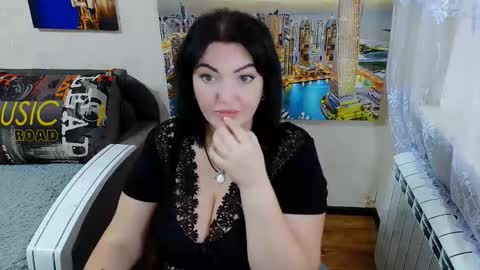 lady_boom_ online show from 10.16.25