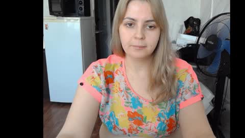 Snapshot of lady_cute_cat chatting on 01.16.25 lady cute cat29 online show from 01.16.25