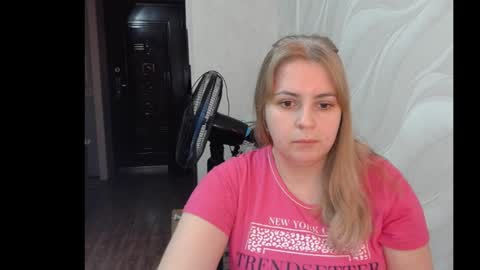 Snapshot of lady_cute_cat chatting on 01.18.25 lady cute cat29 online show from 01.18.25