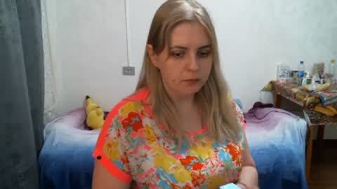 Snapshot of lady_cute_cat chatting on 03.01.25 lady cute cat29 online show from 03.01.25