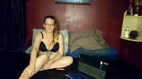 ladykiva_n_hubz online show from 10.12.25