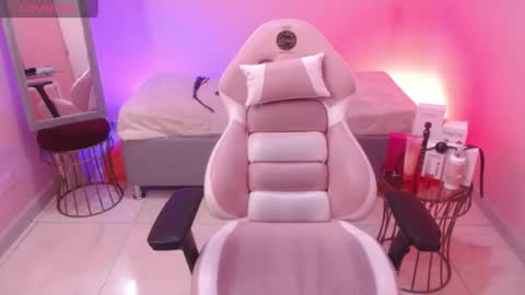 Ladywawy  online show from 10.07.25