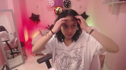 Ladywawy  online show from 10.18.25