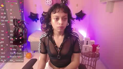 Ladywawy  online show from 10.20.25