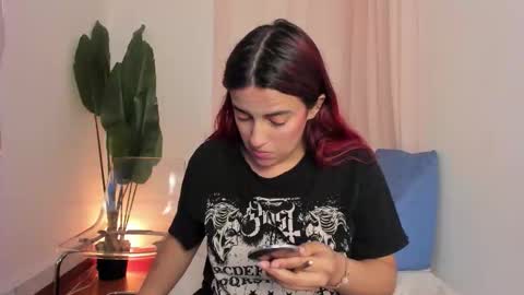 Laia  online show from 09.28.25