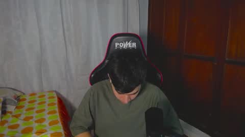 Snapshot of lalo_dick chatting on 11.10.25 Lalo online show from 11.10.25