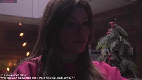 Snapshot of lana_rosy chatting on 12.28.24 Alana online show from 12.28.24