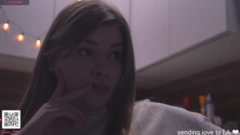 Snapshot of lana_rosy chatting on 01.12.25 Alana online show from 01.12.25