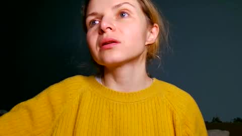 Snapshot of lanaangeldream chatting on 11.08.25 Lana online show from 11.08.25