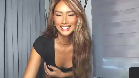 Snapshot of lanadel_hilton chatting on 02.03.25 Lana online show from 02.03.25