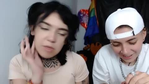 Snapshot of lannie_gonzales chatting on 01.02.25 LANNIE online show from 01.02.25