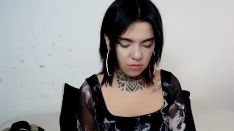 Snapshot of lannie_gonzales chatting on 01.22.25 LANNIE online show from 01.22.25