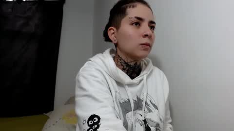 Snapshot of lannie_gonzales chatting on 03.04.25 LANNIE online show from 03.04.25