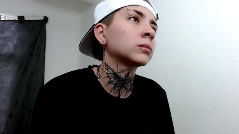 Snapshot of lannie_gonzales chatting on 03.05.25 LANNIE online show from 03.05.25