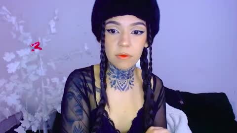 Snapshot of lannie_gonzales chatting on 10.08.25 LANNIE online show from 10.08.25