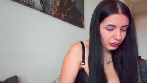 Snapshot of lara_squirtx chatting on 01.30.25 Lara online show from 01.30.25