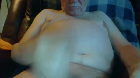 Snapshot of larryw01 chatting on 09.11.25 larryw01 online show from 09.11.25