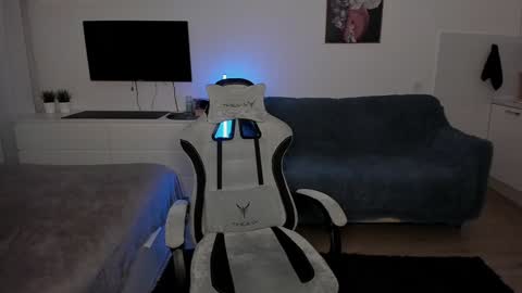 Snapshot of lastnight4you chatting on 12.25.24 acie online show from 12.25.24