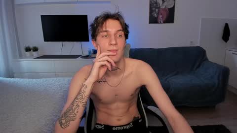 Snapshot of lastnight4you chatting on 01.04.25 acie online show from 01.04.25