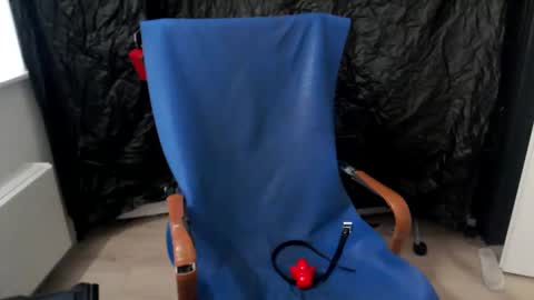 Snapshot of latexslaafboy2 chatting on 12.19.24 latexslaafboy online show from 12.19.24