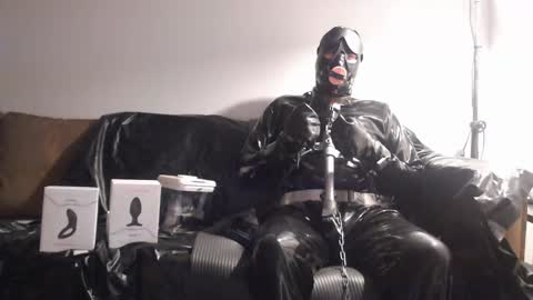 Snapshot of latexslaafboy2 chatting on 01.01.25 latexslaafboy online show from 01.01.25
