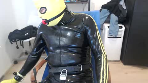 Snapshot of latexslaafboy2 chatting on 03.10.25 latexslaafboy online show from 03.10.25