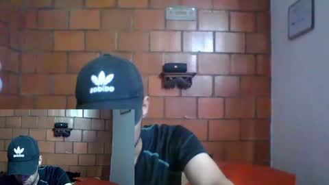 Snapshot of latinmansmoking chatting on 09.25.25 latinmansmoking online show from 09.25.25