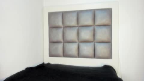 Snapshot of laura__js_ chatting on 10.08.25 laura__js_ online show from 10.08.25