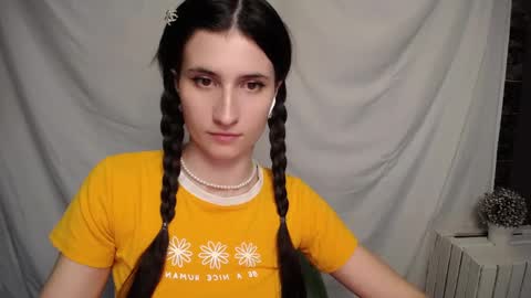 Laura online show from 02.05.25