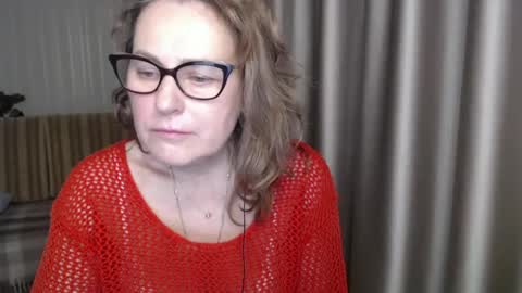 Lauraoven1 online show from 01.21.25