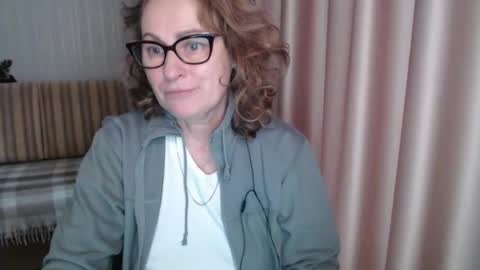 Lauraoven1 online show from 02.05.25