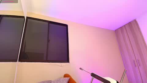 Snapshot of lauren_gil_ chatting on 12.14.24 1 online show from 12.14.24