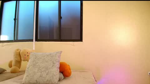 Snapshot of lauren_gil_ chatting on 01.14.25 1 online show from 01.14.25