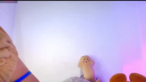 Snapshot of lauren_gil_ chatting on 02.05.25 1 online show from 02.05.25