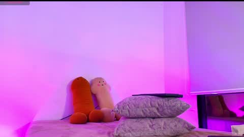 Snapshot of lauren_gil_ chatting on 02.07.25 1 online show from 02.07.25