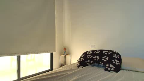 Snapshot of lauren_gil_ chatting on 10.18.25 1 online show from 10.18.25