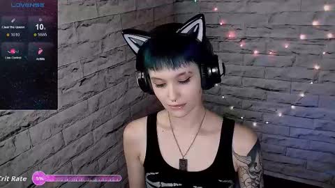 Snapshot of lauren_raquel chatting on 10.21.25 Eva online show from 10.21.25