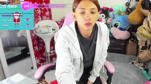 Snapshot of laurencesophiets chatting on 01.03.25 SF online show from 01.03.25