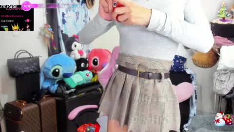 Snapshot of laurencesophiets chatting on 01.16.25 SF online show from 01.16.25